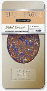 Шоколад Bucheron Grand Cru молочный с соленой карамелью, шафраном и лепестками василька, 100 г